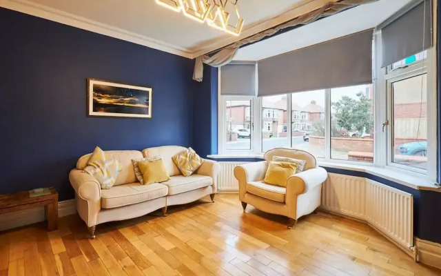 Host Stay Spire View House
