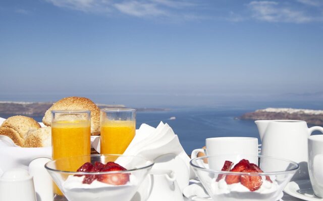 WhiteDeck Hotel