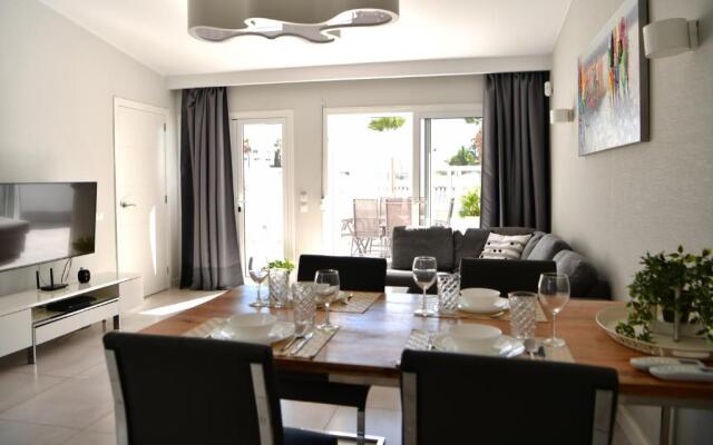 Luxury apartment in Island Village