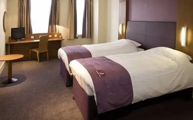 Premier Inn Bedford (Priory Marina)