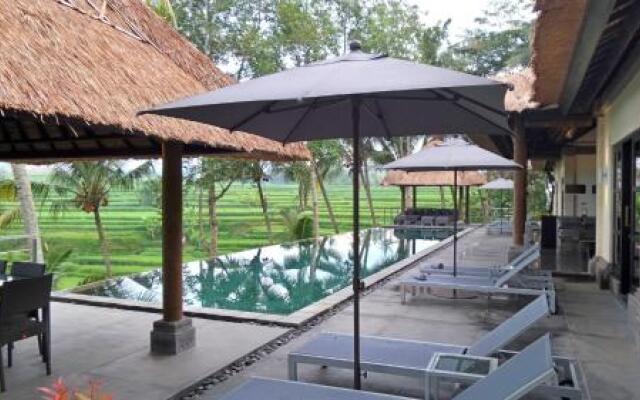 Rouge - Private Villa Condense