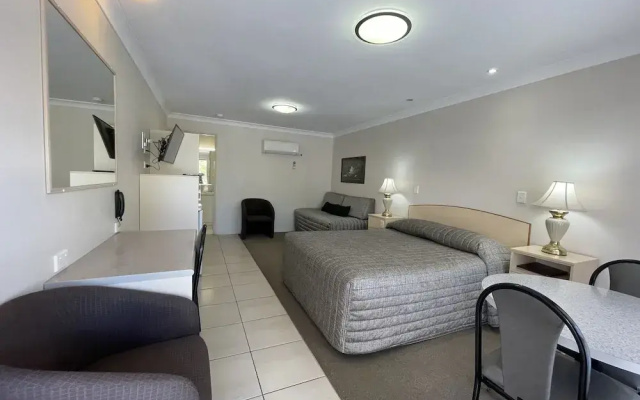 Crows Nest Motel