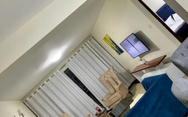 Lux Suites Mango Court Apartments