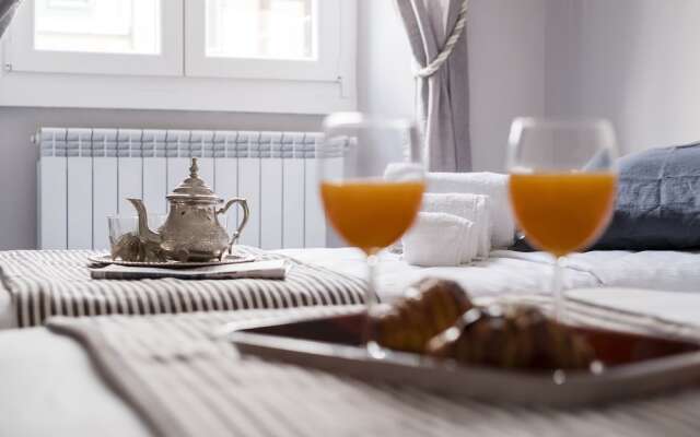 Silver Novella Luxury Apartment