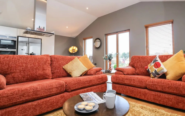 Woodbridge Penthouse
