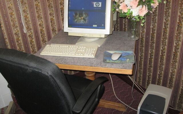 Glacier Gateway Plaza