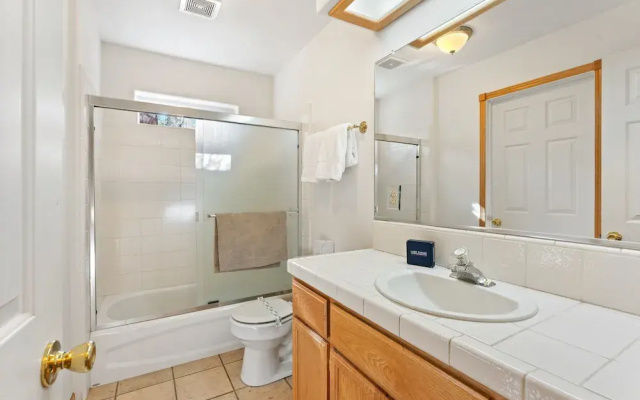 Pine Haven 3 Bedroom Home by RedAwning