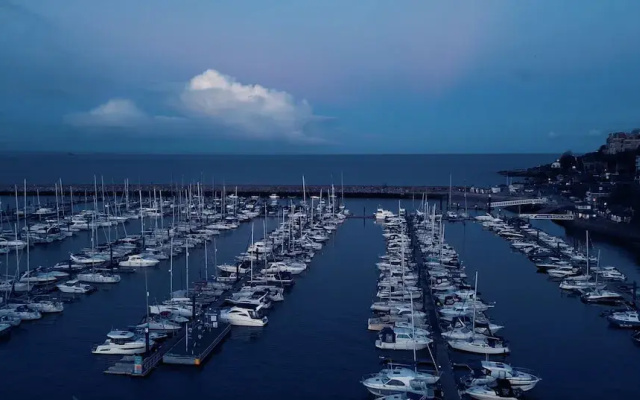 Flybridge Views Yacht Stay