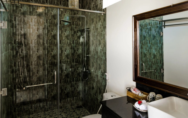 The Moon River Homestay & Villa