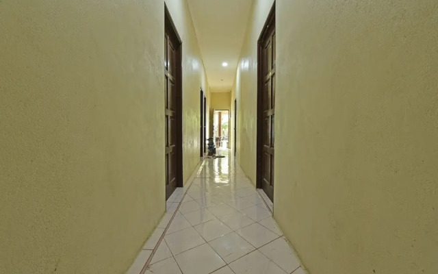 Oyo 90596 Casaria Inn