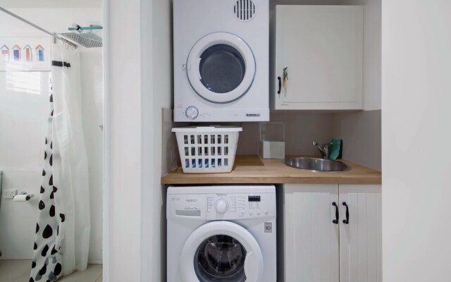 The Helm, Unit 2, 22 Voyager Close