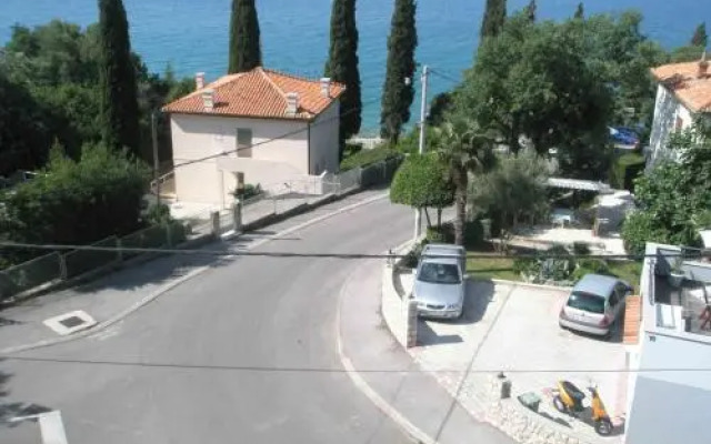 Oli - R6(2) in Crikvenica