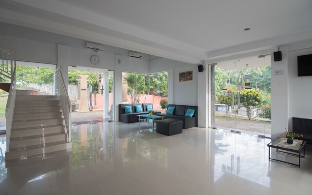 RedDoorz Premium @ Kahai Beach Lampung