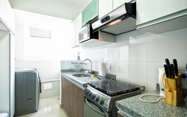 Ur Place Rentals - Modern 3bdrm, Swimming Pool And Gym