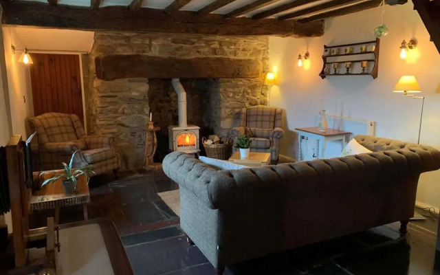 Idlewild Animal Sanctuary Farmhouse Stay - Charity