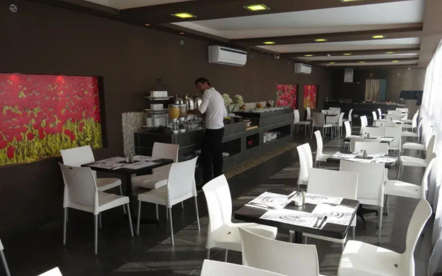 Be Center Hotel