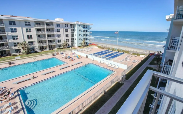 Sea Coast Gardens III 409