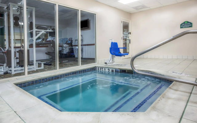 Holiday Inn Express And Suites Arlington North - Stadium Area by IHG