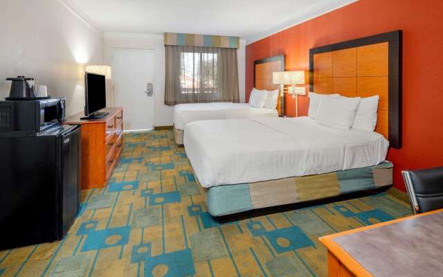 La Quinta Inn & Suites by Wyndham Irvine Spectrum