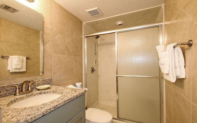 Shoreline 1051 Condo by RedAwning