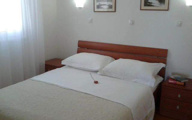 Apartments Oklopčić