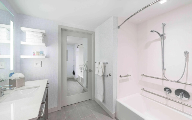 Hampton Inn & Suites Worcester