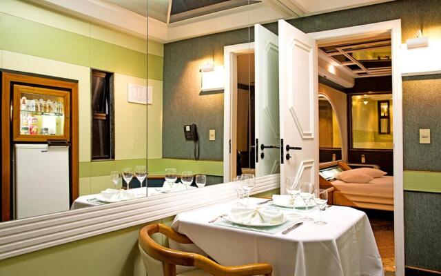 BAMBINA HOTEL -Adultos Somente