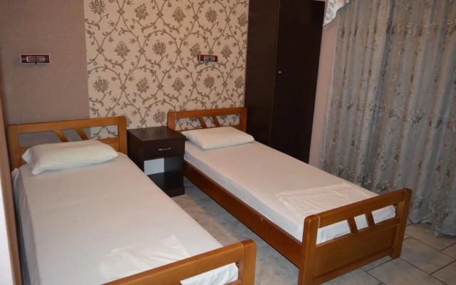Artemis Hotel