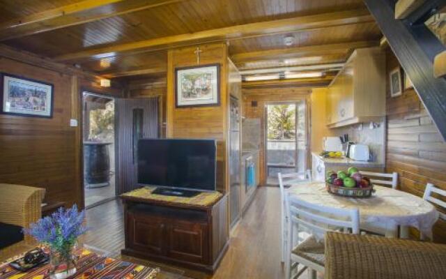 Ricky Chalet Near Troodos