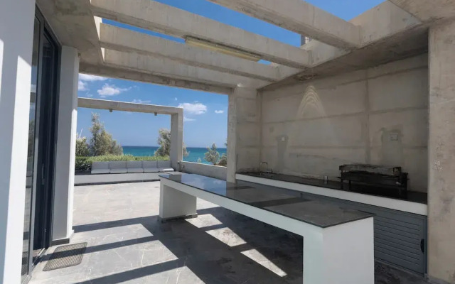 Protaras Holiday Villa El34 - Seafront Villa