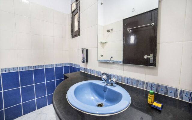 FabHotel Gurgaon 6