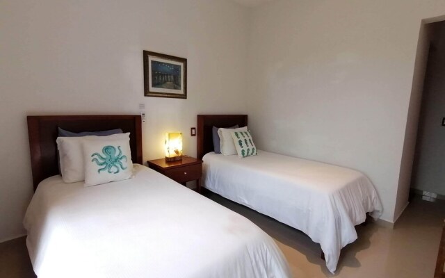 Les Alizes 50mt from the beach by Alex