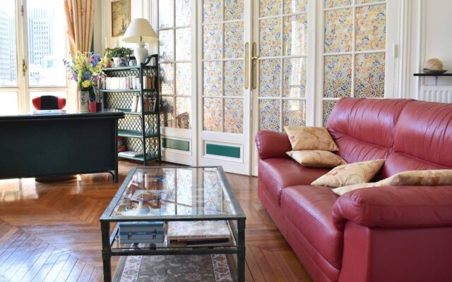 Charming 2 Bedroom Apartment With City View