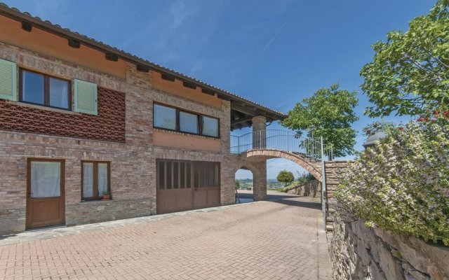 Amazing Home in Castagnole Delle Lanze With 2 Bedrooms and Wifi