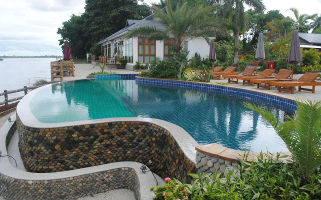 Myitkyina Plam Spring Resort Hotel