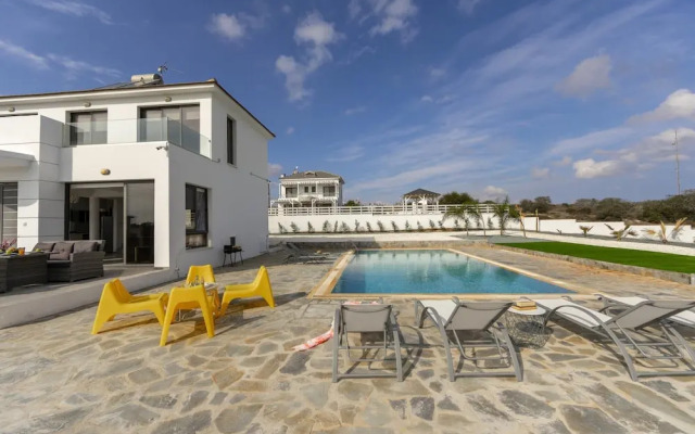 Greco Hilltop Views in Paralimni