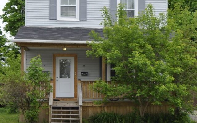 Moncton Suites - 81 Maple Street