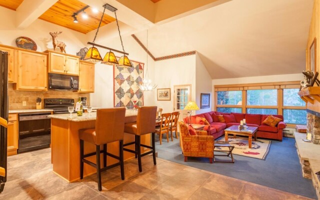 Kutuk Condominiums by RLC