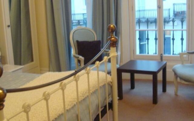 Cross Street Guesthouse & B & B