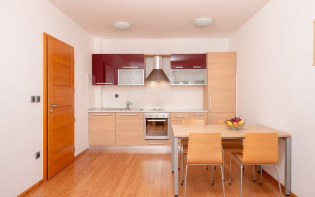 Hotel Tucepi (Private Apartments)