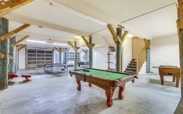 'oceanfront Castle' w/ Hot Tub & Game Room