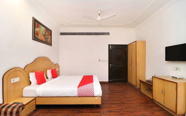 OYO 16415 Hotel Kishore International