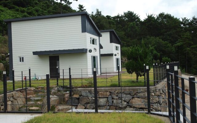 Geojedo Sorangbombang Pension