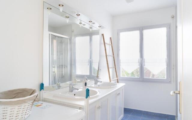 Maison de bourg a deux pas de la mer