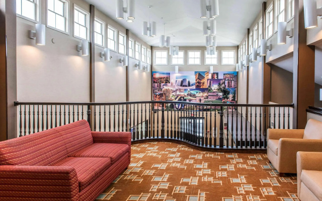 Comfort Suites