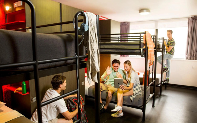 Space Hotel - Hostel