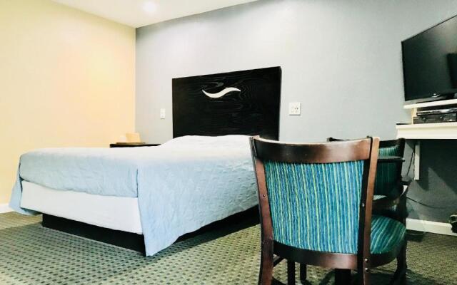 Chisholms Motor Inn