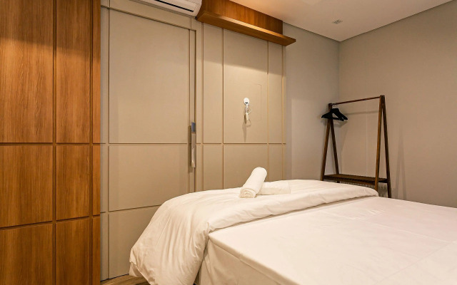 Apto completo c/ churrasq e piscina Jurerê JPR201