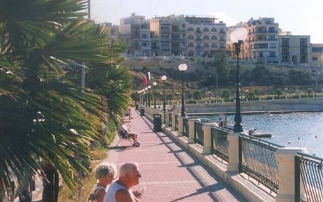 Mediterranea Hotel & Suites