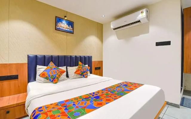 Fabhotel Udhna Inn